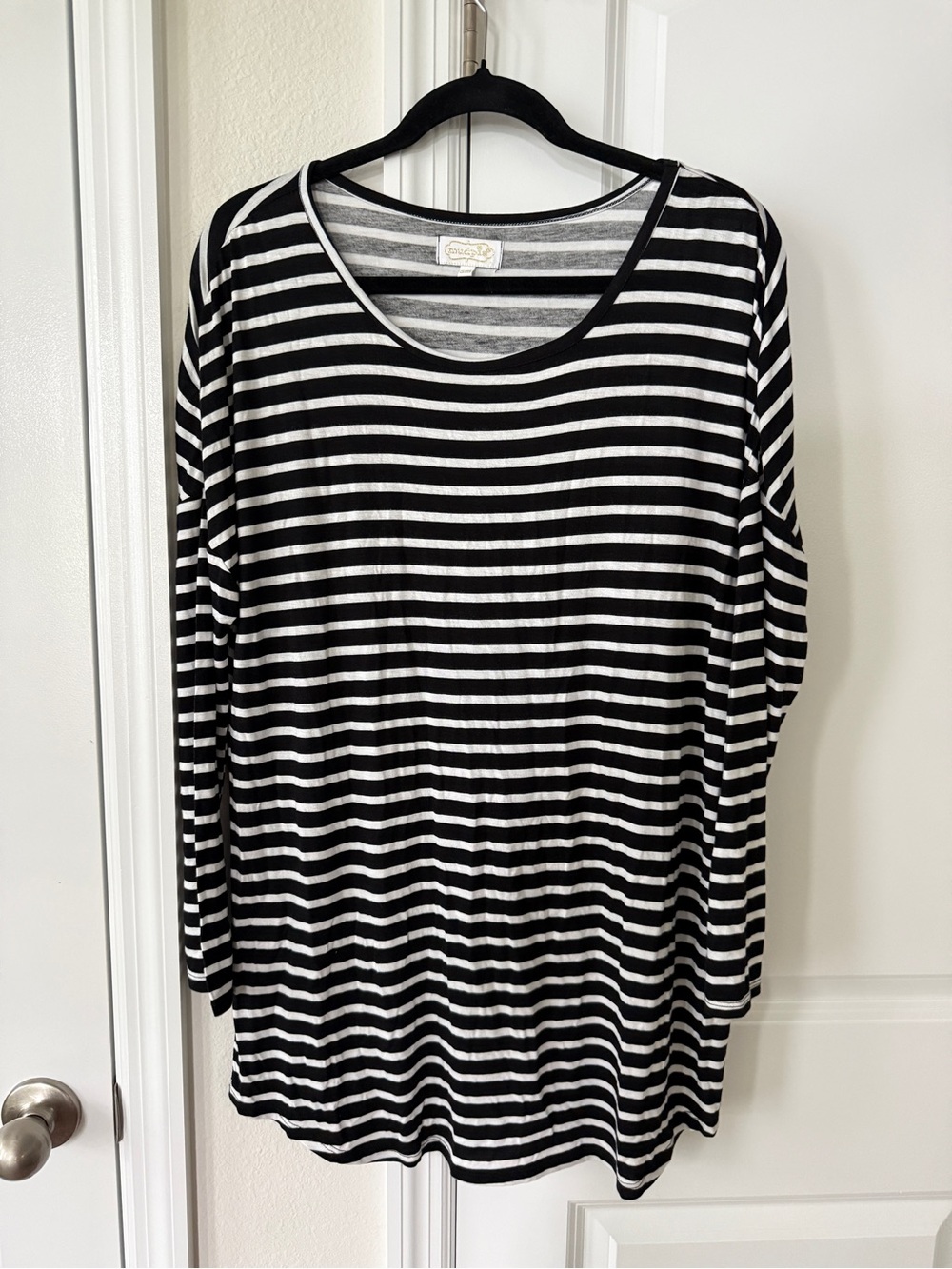 Mud pie - Black & White Striped Women’s Long Sleeve Top